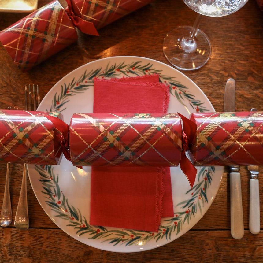 Traditional Tartan Christmas Crackers – FSC Mix 14in Set of 8 | Decor Sanctuary Quality Home Decor Garden & Outdoor Living and Gifts