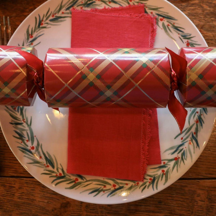 Traditional Tartan Christmas Crackers – FSC Mix 14in Set of 8 | Decor Sanctuary Quality Home Decor Garden & Outdoor Living and Gifts