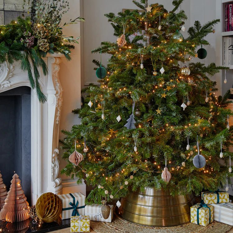 Metal Christmas Tree Skirt - Festive Gold Quality Home Decor Garden & Outdoor Living and Gifts