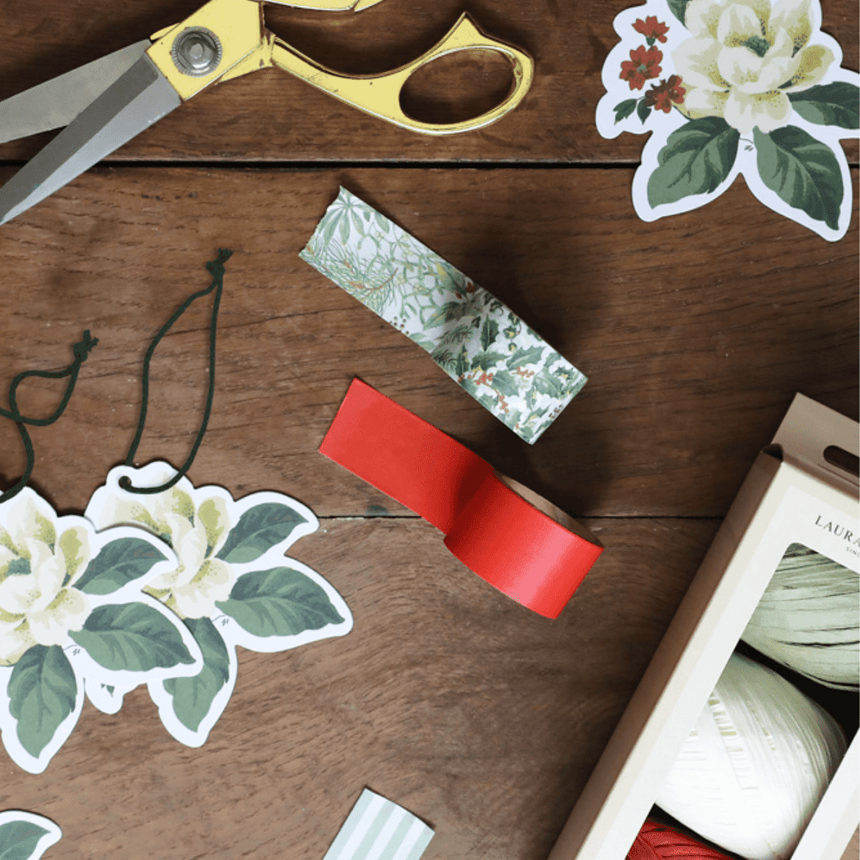 Dusky Hellebore Eco Christmas Crackers – FSC Mix 13in Set of 6 | Decor Sanctuary Quality Home Decor Garden & Outdoor Living and Gifts