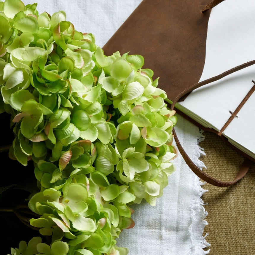 Green Hydrangea Bunch - Realistic Artificial Flower Single Stem Luxury Home Decor Garden & Outdoor And Gifts
