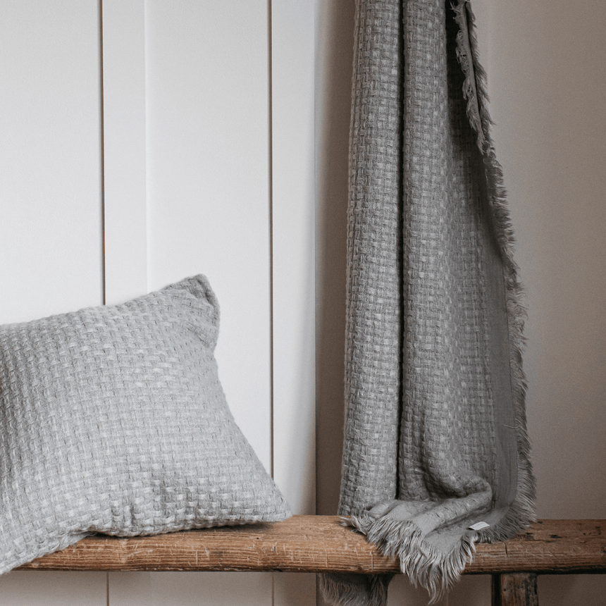 Moss Green Throw - 100% Acrylic, Modern Style, 200x150cm Quality Home Decor Garden & Outdoor Living and Gifts