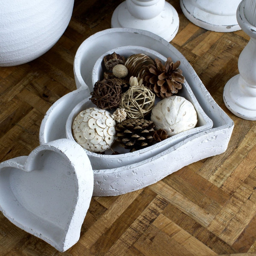 Set Of Three Large Matt White Ceramic Dishes - Decorative Ornaments UK Luxury Home Decor Garden & Outdoor And Gifts