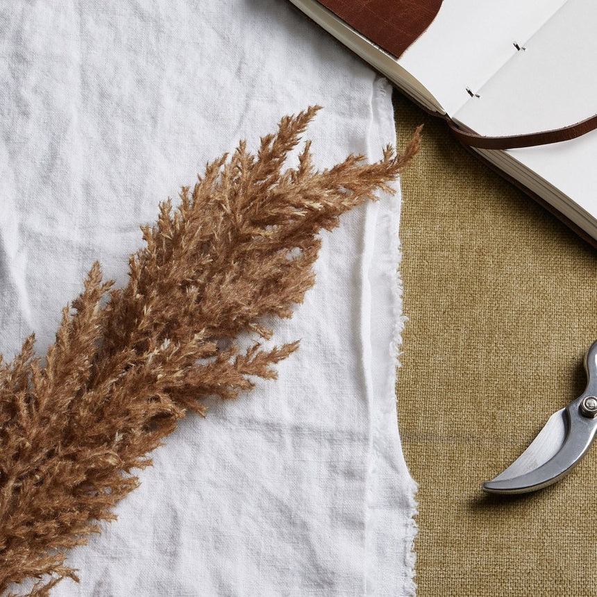 Taupe Faux Dried Pampas Grass - Luxury Artificial Flower Single Stem Luxury Home Decor Garden & Outdoor And Gifts